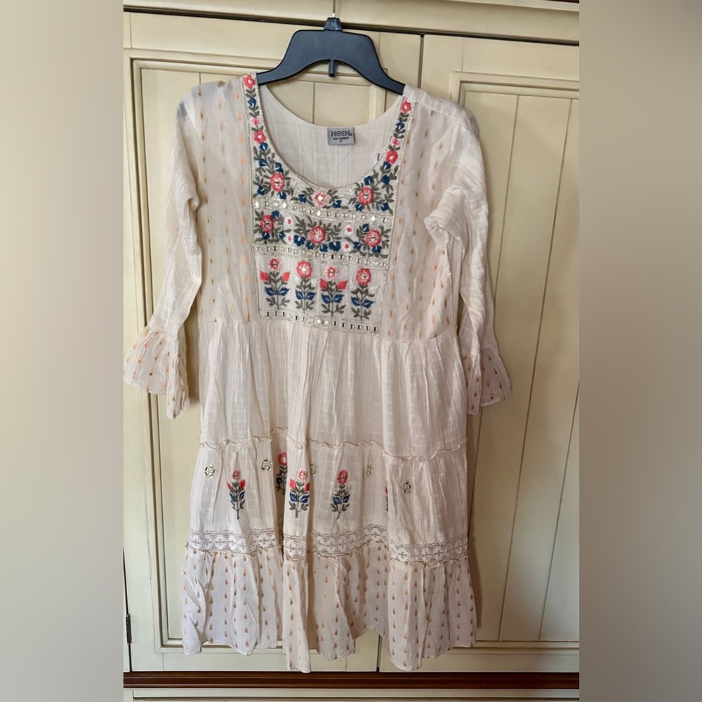 ⭐️HOSH live fashion Cream Embroidered Dress⭐️
